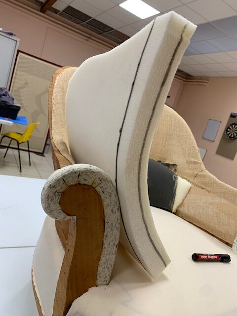 Restauration mousse fauteuil