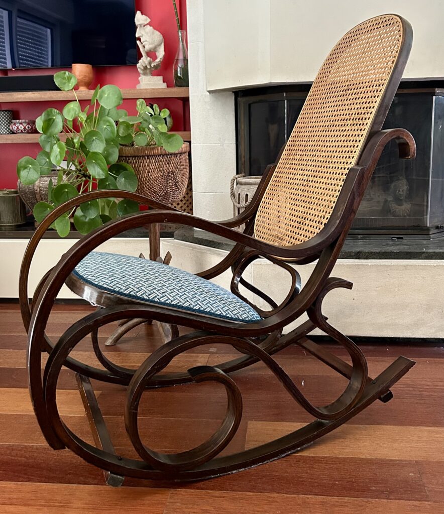 Rocking chair vintage cannage